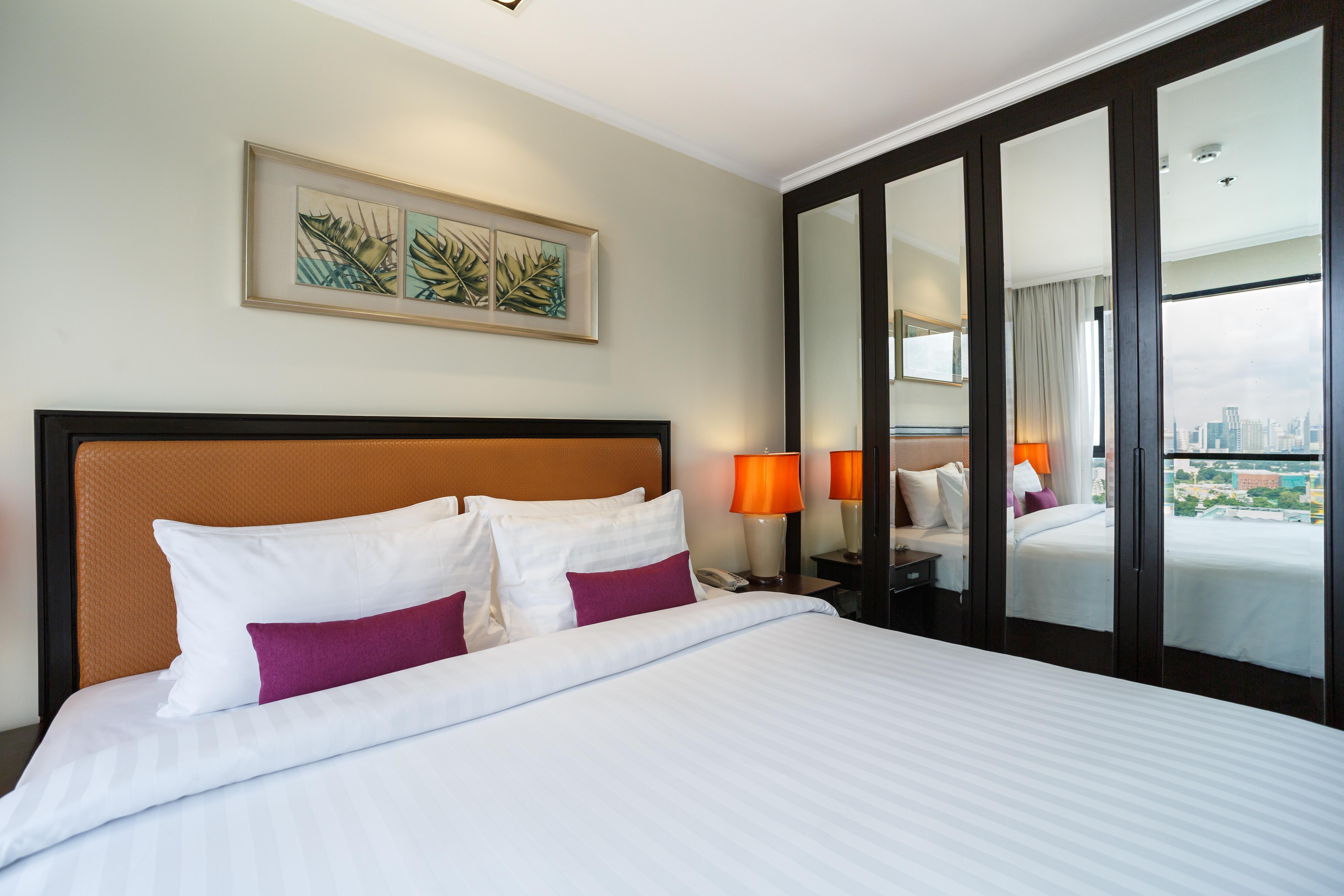 Bandara Silom Suites, Bangkok Банкок Екстериор снимка