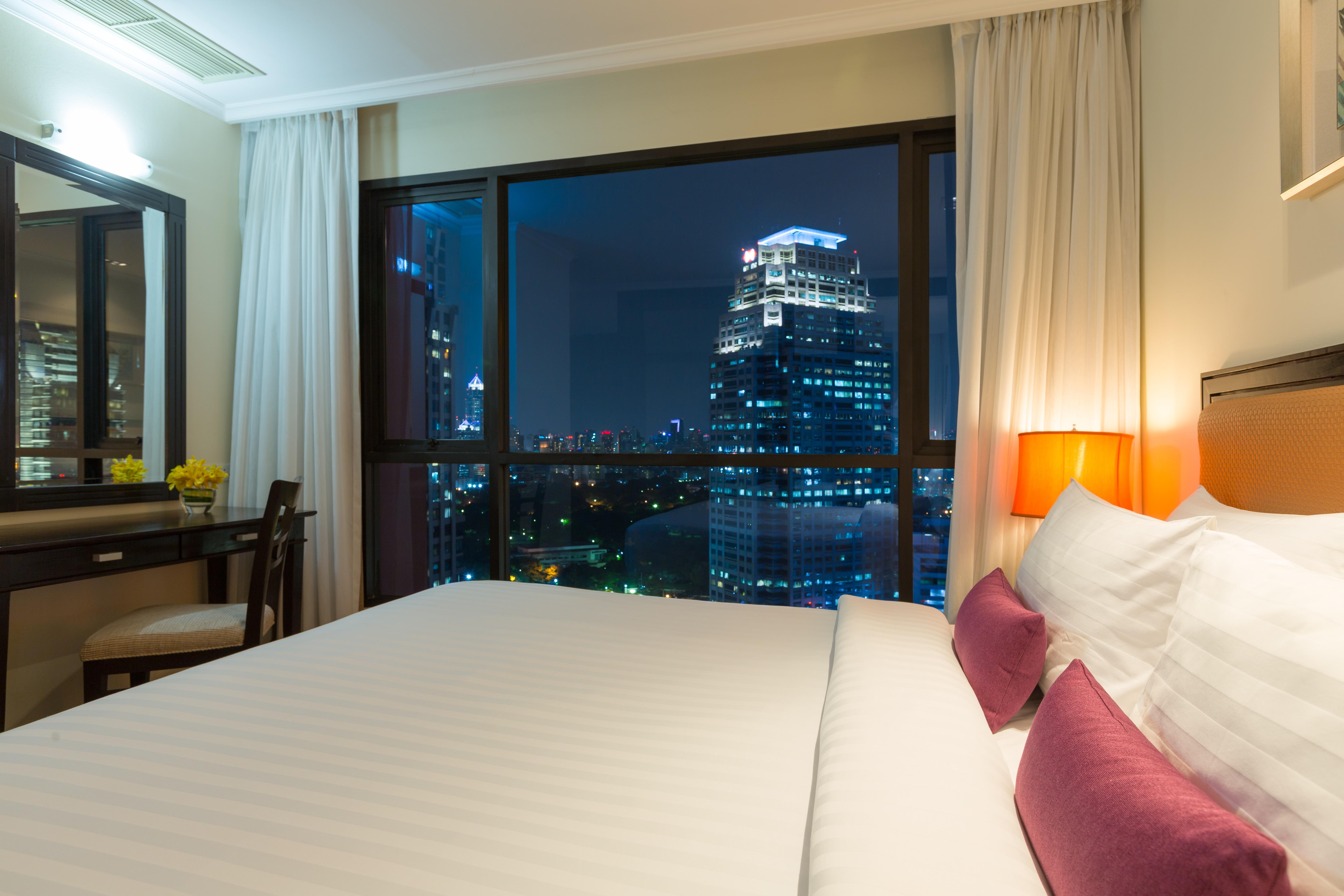 Bandara Silom Suites, Bangkok Банкок Екстериор снимка