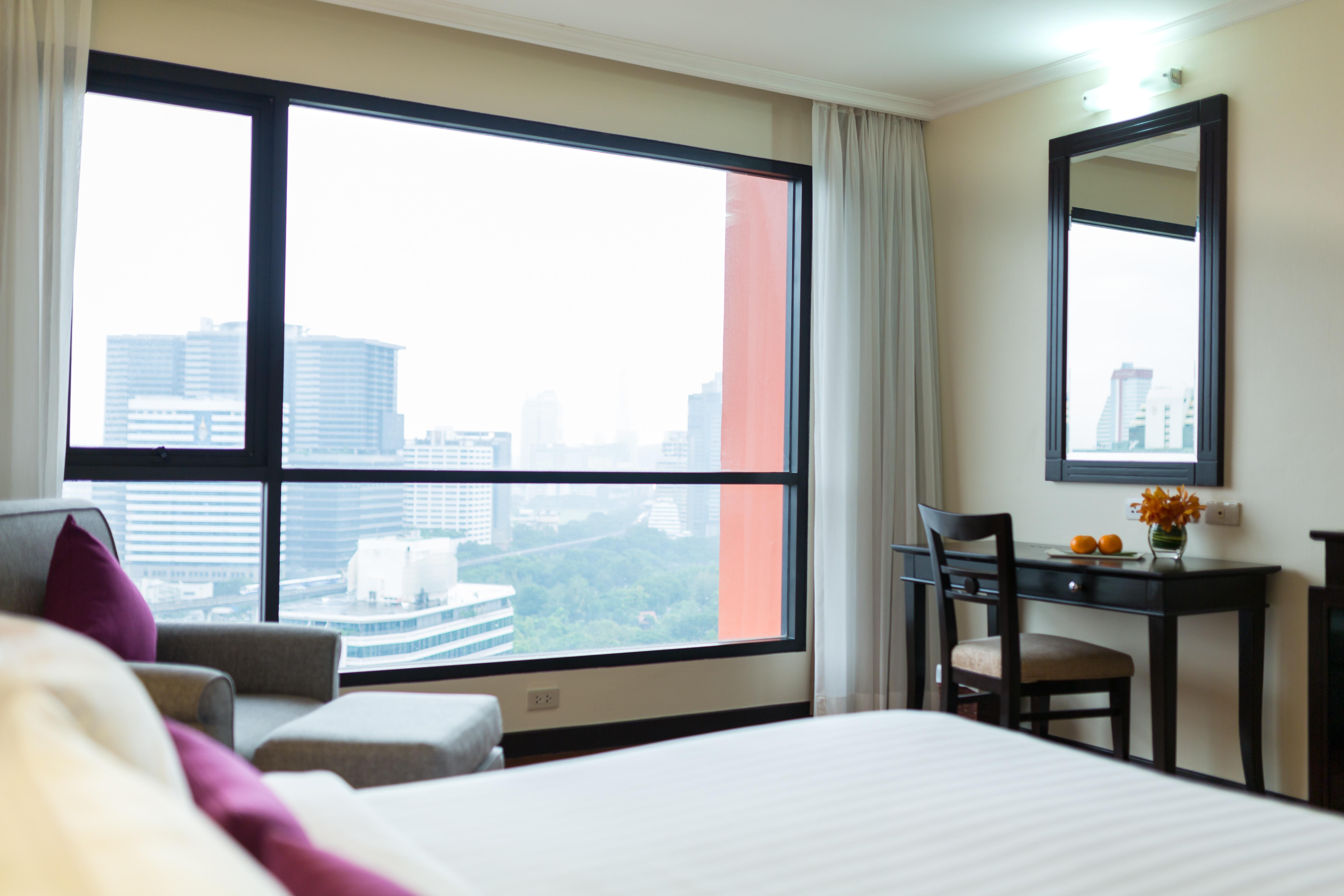 Bandara Silom Suites, Bangkok Банкок Екстериор снимка