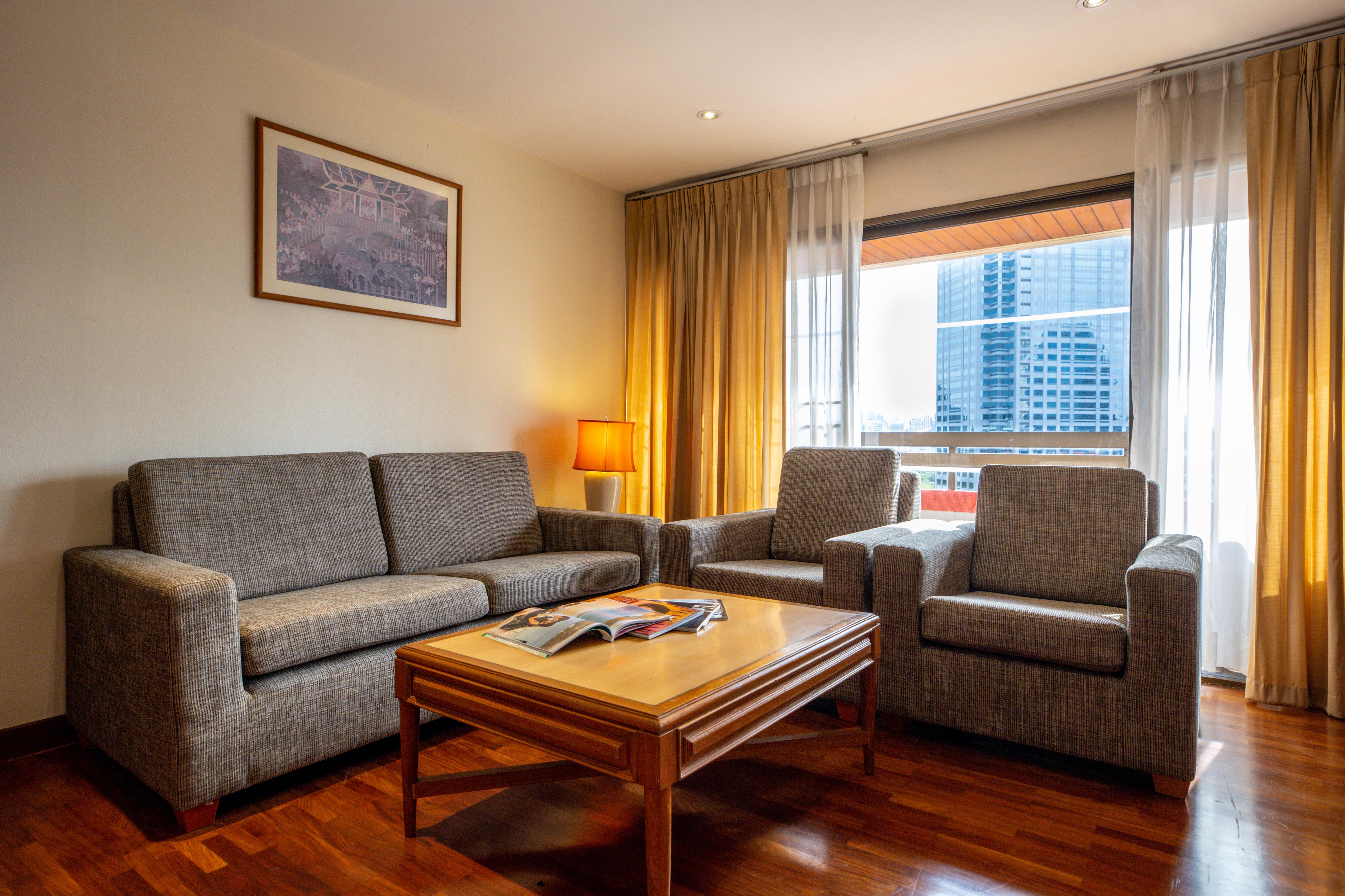 Bandara Silom Suites, Bangkok Банкок Екстериор снимка